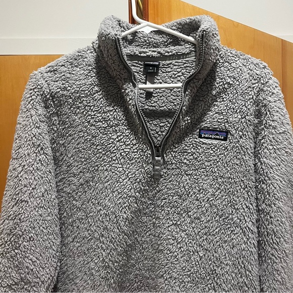 Patagonia Soft Gray Quarter-Zip Fleece - Picture 2 of 7